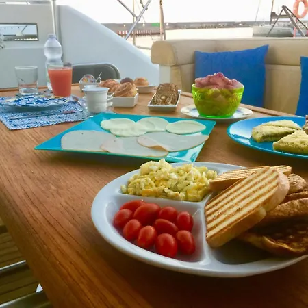Boat & Breakfast 圣雷默